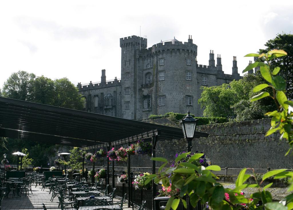 Kilkenny River Court Hotel Exterior photo